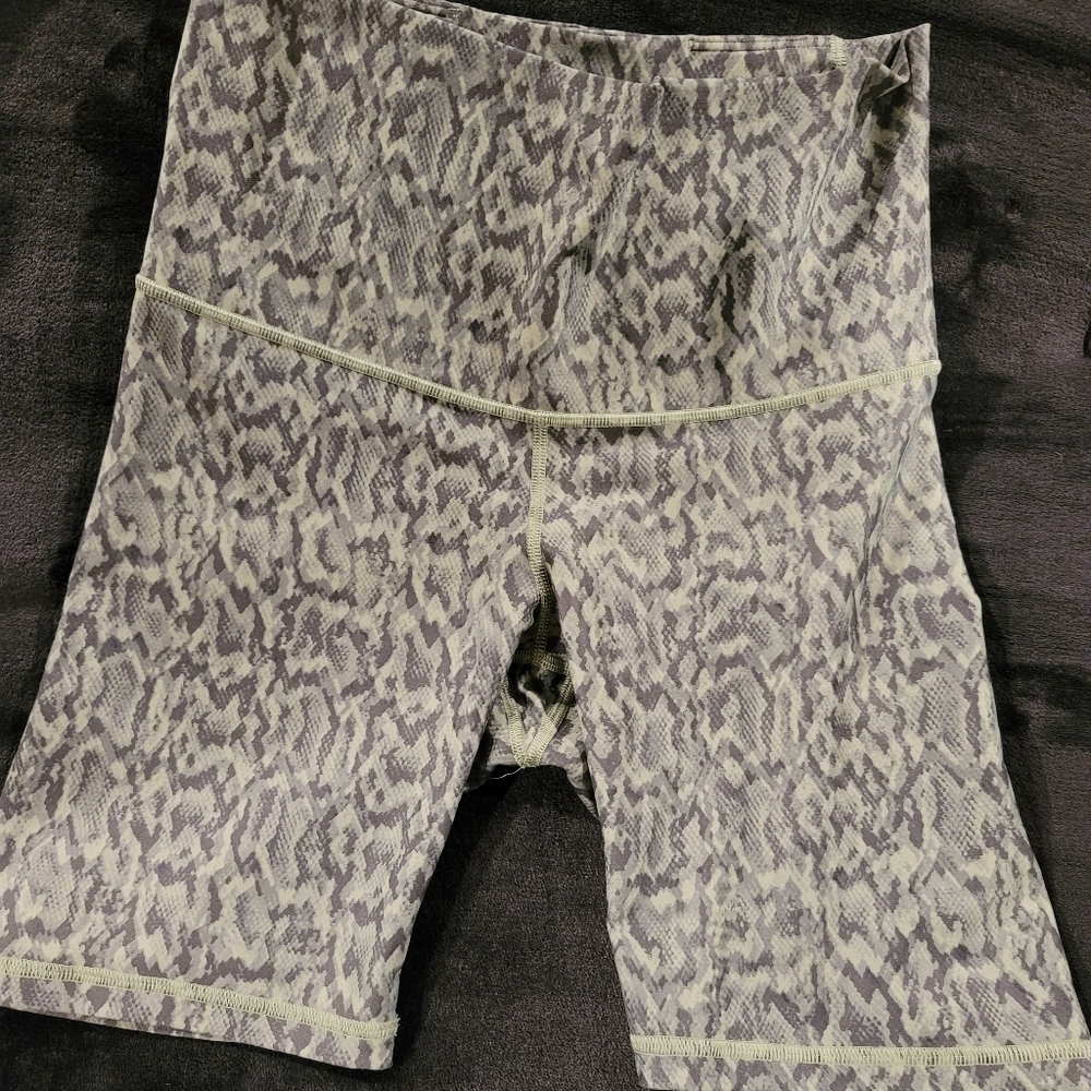Old navy high waisted biker short